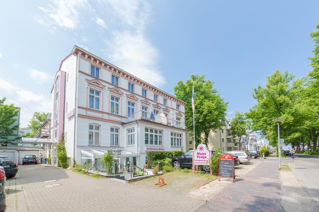 Haus Troja Hotel Rostock Eksteriør billede